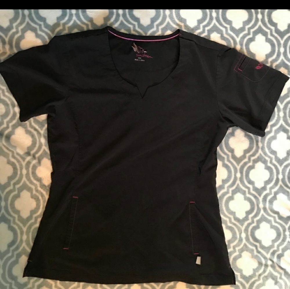 💕smitten plain black scrub top size M